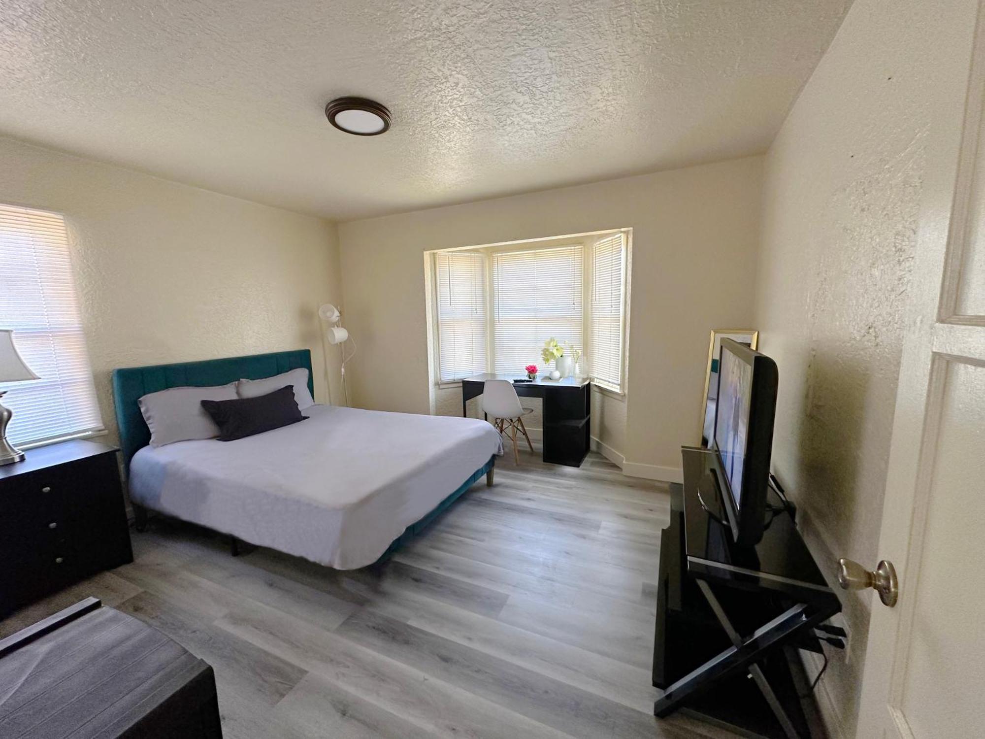 Entire Lovely 3-Bedroom Home W Yard, Parking Chula Vista Bagian luar foto