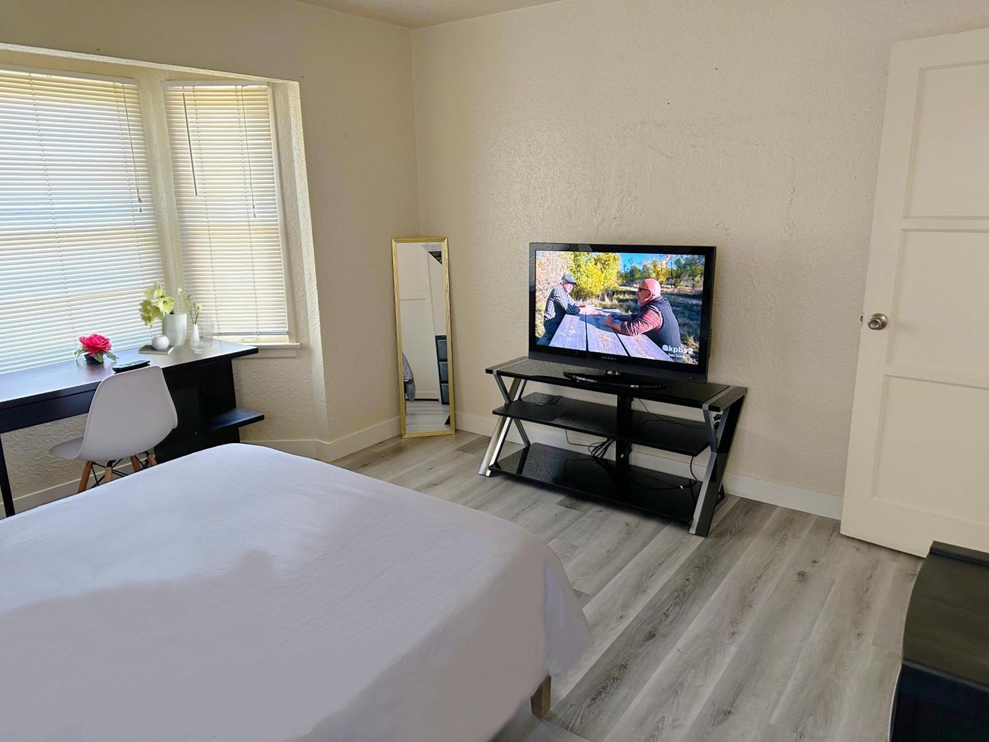 Entire Lovely 3-Bedroom Home W Yard, Parking Chula Vista Bagian luar foto